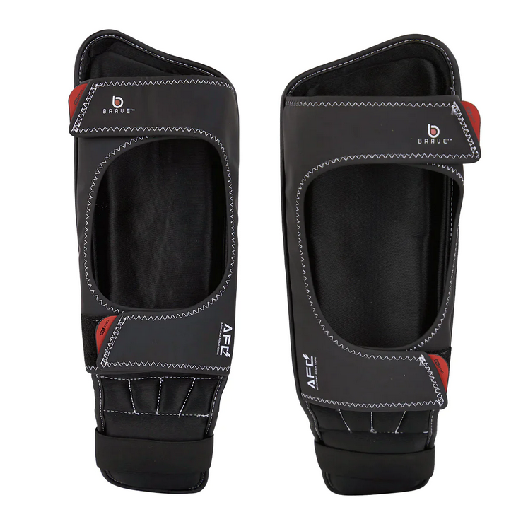 <tc>Century - Brave Shin Instep Guards</tc>